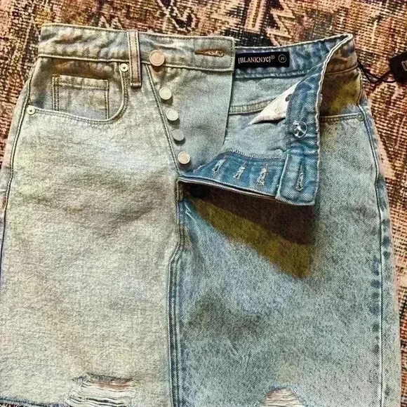 NWT BLANKNYC Denim Skirt 25 - Picture 2 of 3